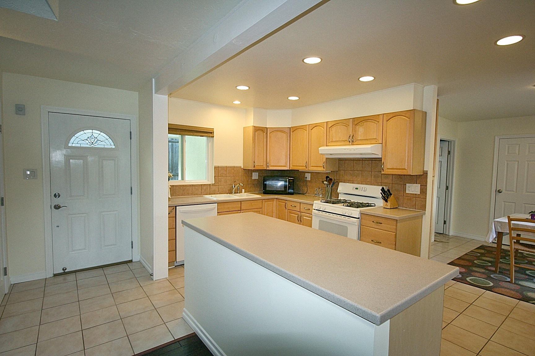 3923 La Colina Road Santa Barbara, CA 93110 - Photo 6 of 15 Kitchen island