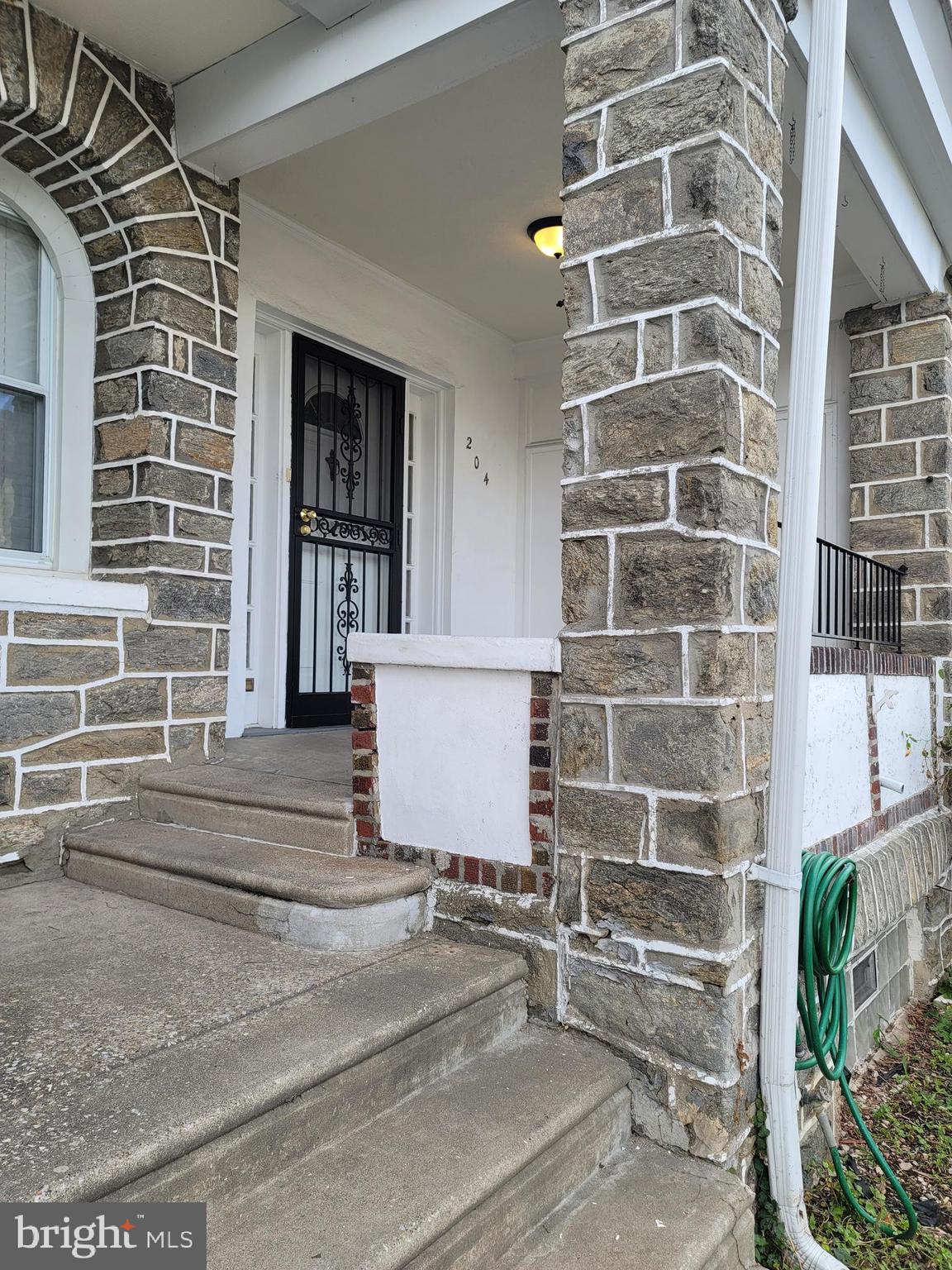 204 Avon Road Upper Darby, PA 19082 - Photo 2 of 31