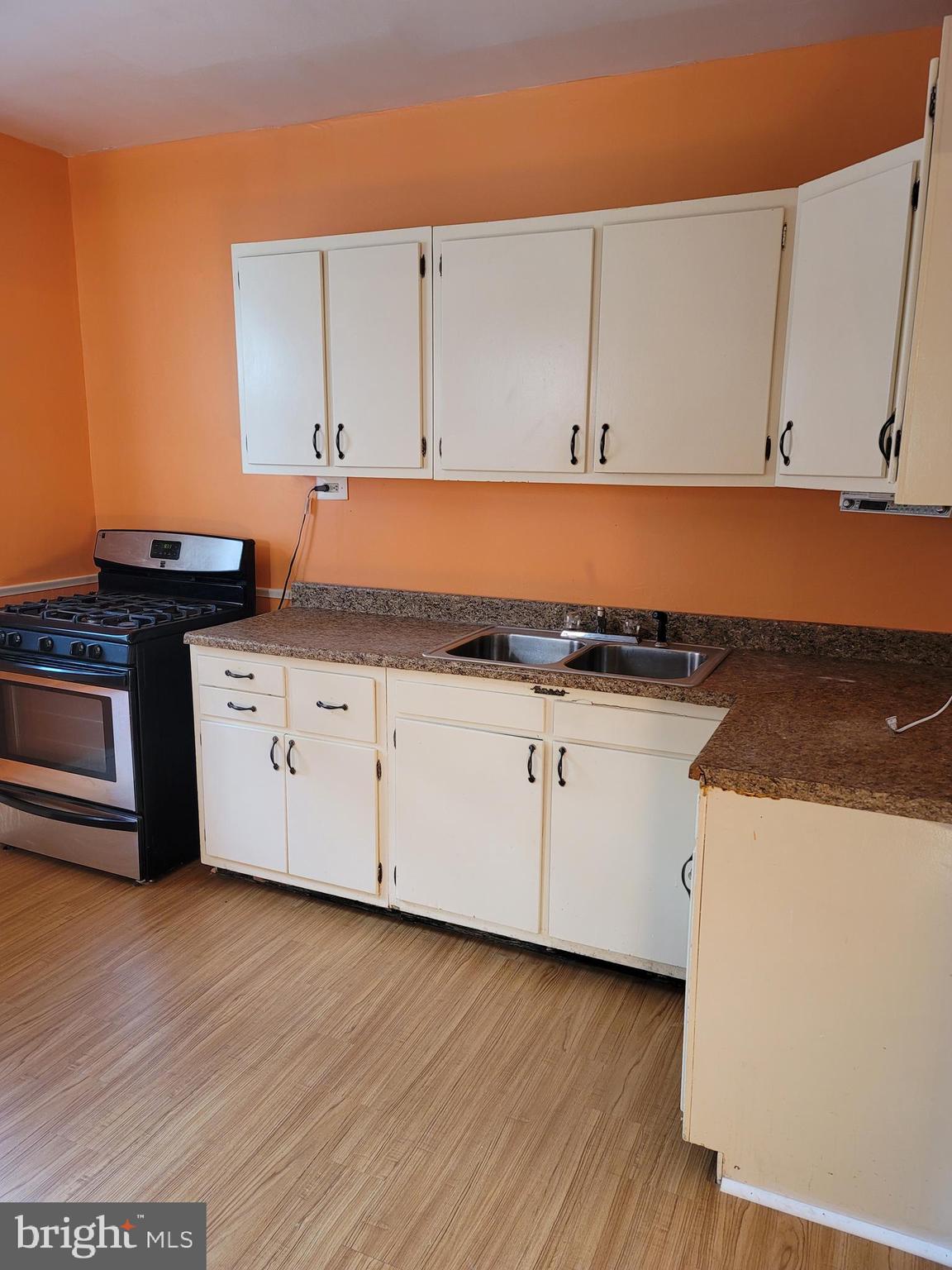 204 Avon Road Upper Darby, PA 19082 - Photo 7 of 31