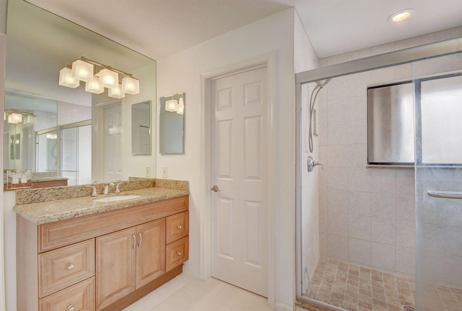 5581 Coach House Circle, Unit G Boca Raton, FL 33486 - Photo 11 of 24 MASTER BATH