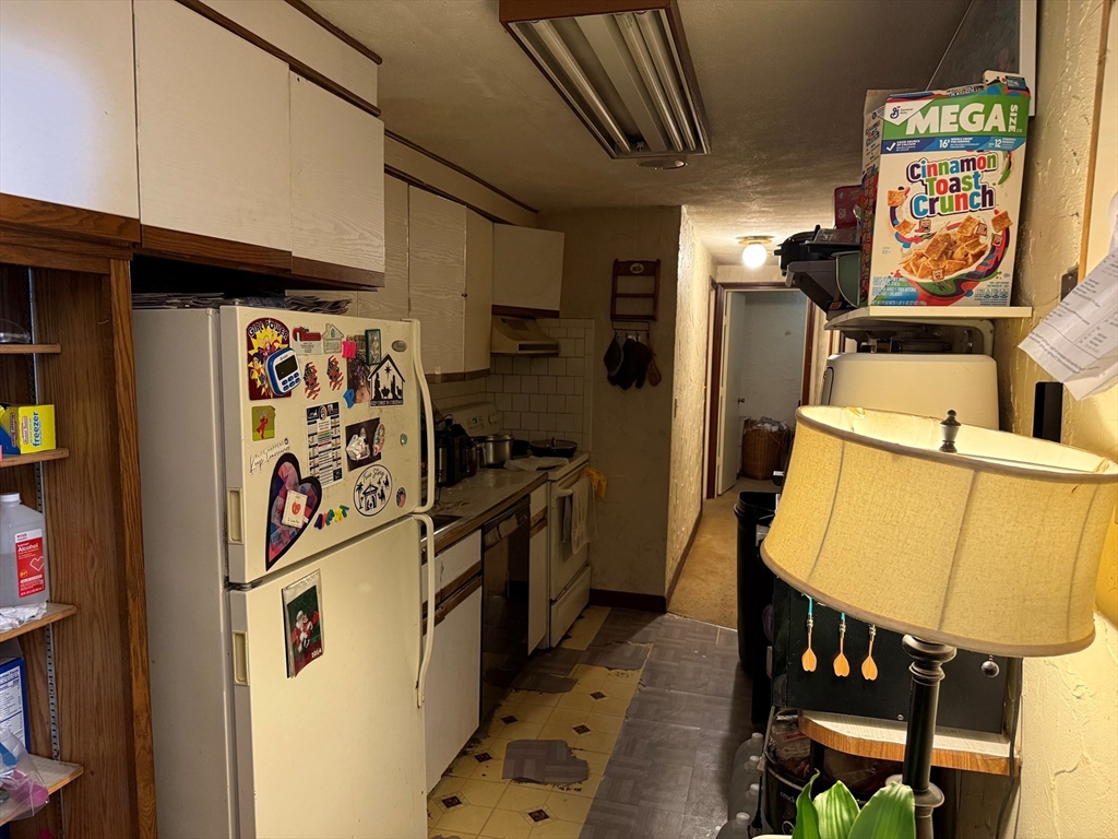 220 Swanson Road, Unit 604 Boxborough, MA 01719 - Photo 3 of 7 walk in closet with wooden floor
