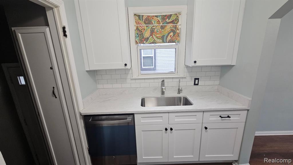 2259 Cambridge Road Berkley, MI 48072 - Photo 6 of 20