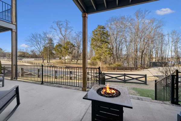 $1,100,000 | 11 Hammock Court, Winchester, TN 37398