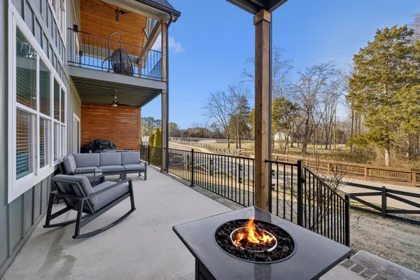 $1,100,000 | 11 Hammock Court, Winchester, TN 37398