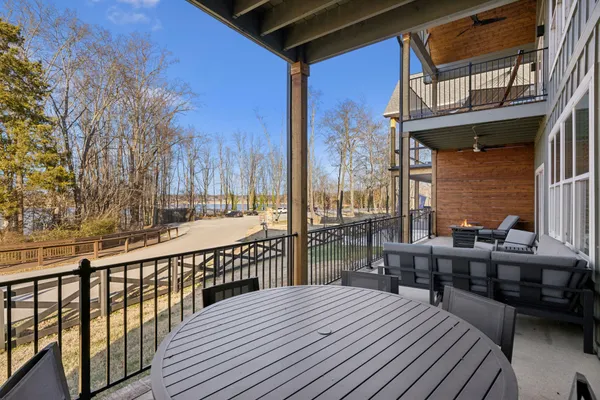 $1,100,000 | 11 Hammock Court, Winchester, TN 37398