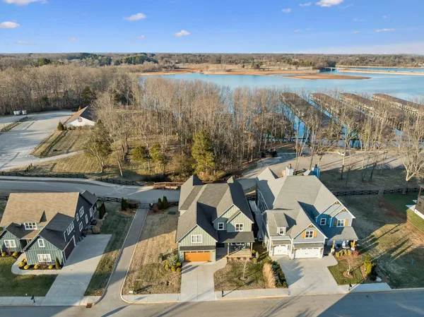 $1,100,000 | 11 Hammock Court, Winchester, TN 37398