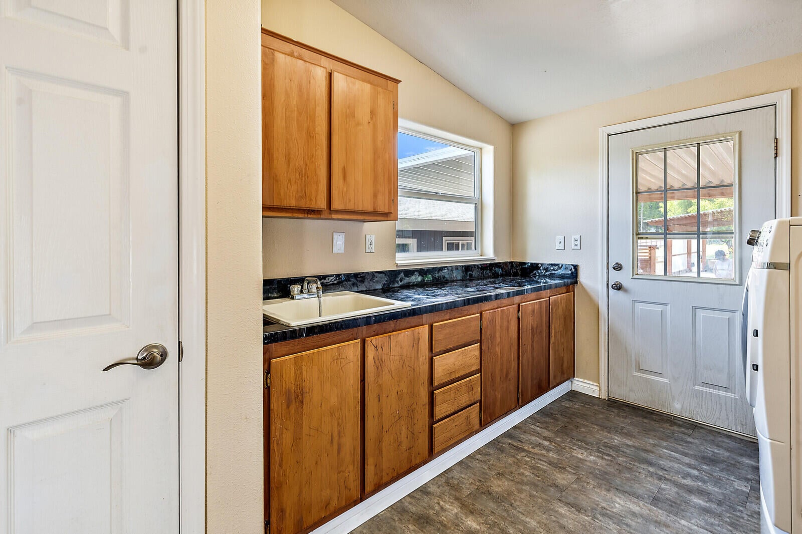 1545 Camp Baker Road Medford, OR 97501 - Photo 19 of 70 33_CBR_33_mls