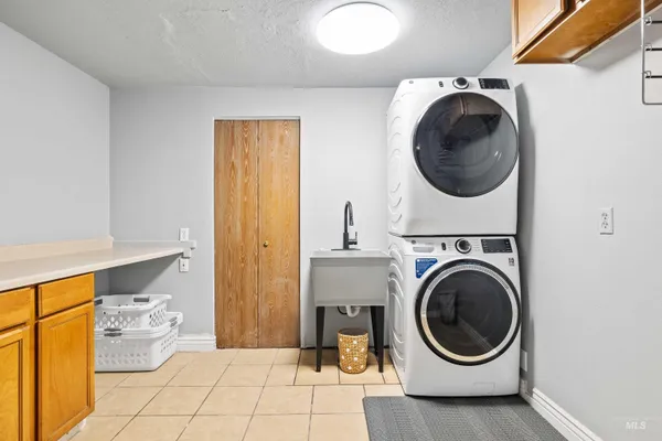 $540,000 | 2090 Filer Avenue East, Twin Falls, ID 83301