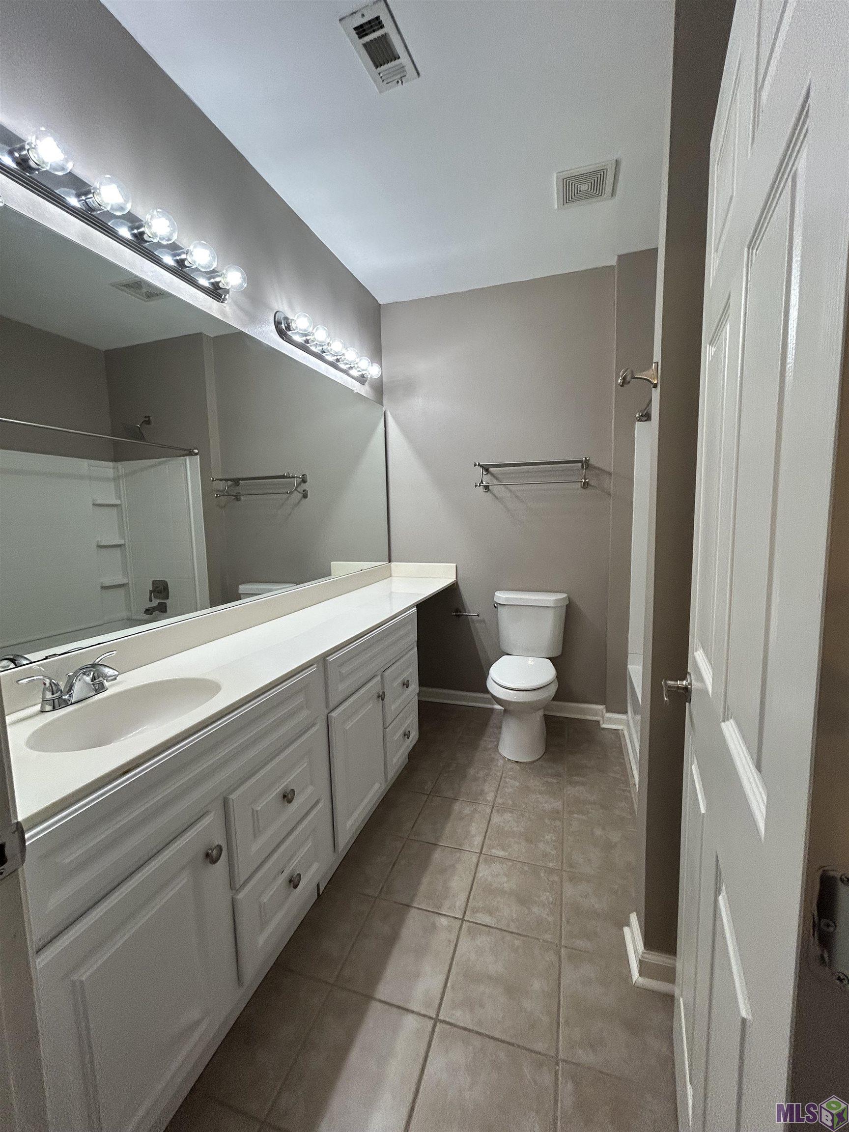 155 Aspen Square, Unit 30 Denham Springs, LA 70726 - Photo 11 of 13