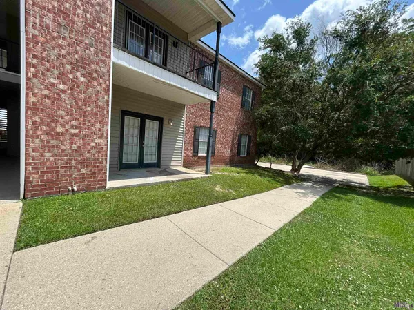 $1,375 | 155 Aspen Square, Unit 30, Denham Springs, LA 70726