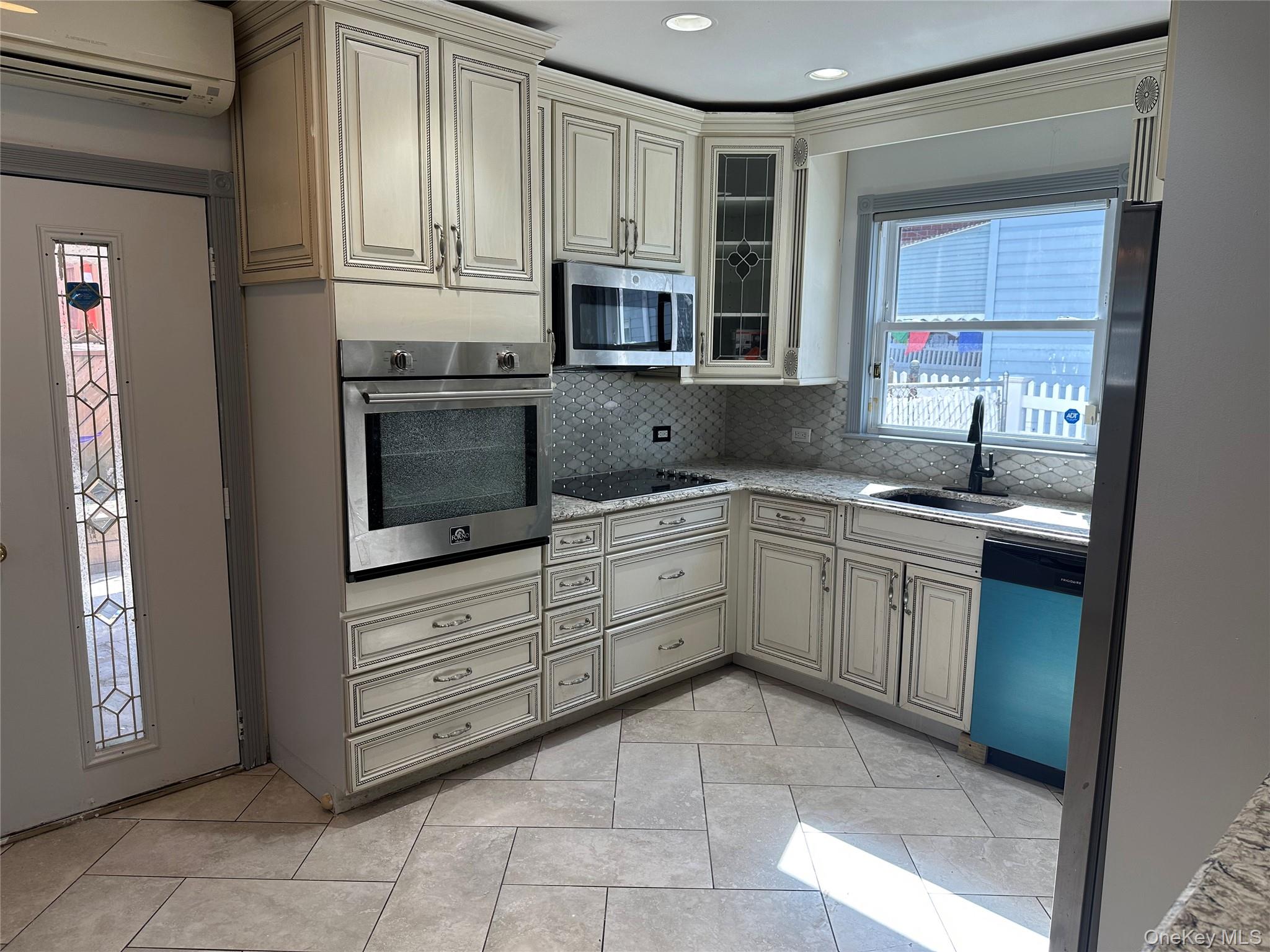 73-32 53rd Road Queens, NY 11378 - Photo 7 of 18