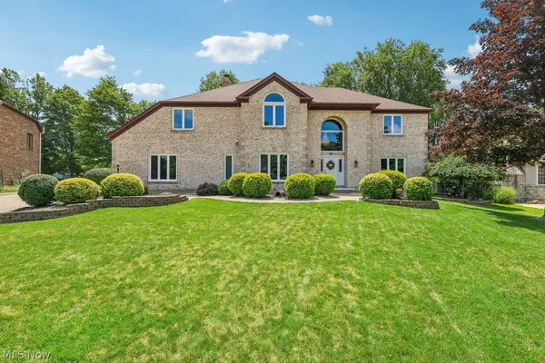 $699,000 | 13881 Monica Drive, North Royalton, OH 44133