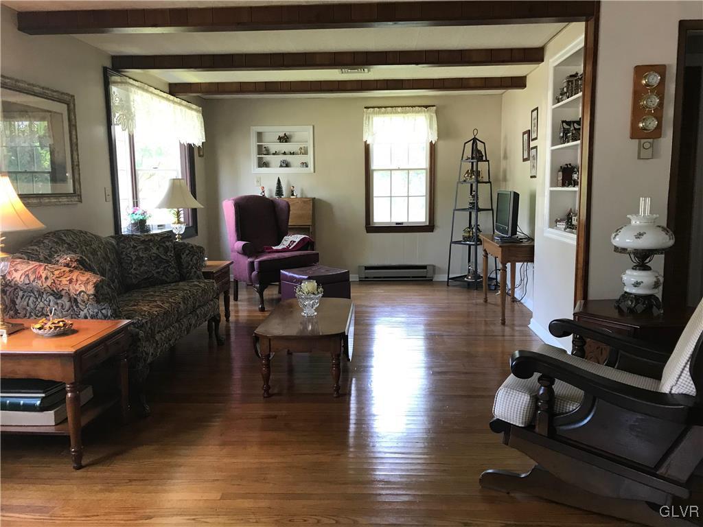 844 Juniper Road Hellertown, PA 18055 - Photo 2 of 28 Gallery Image 2