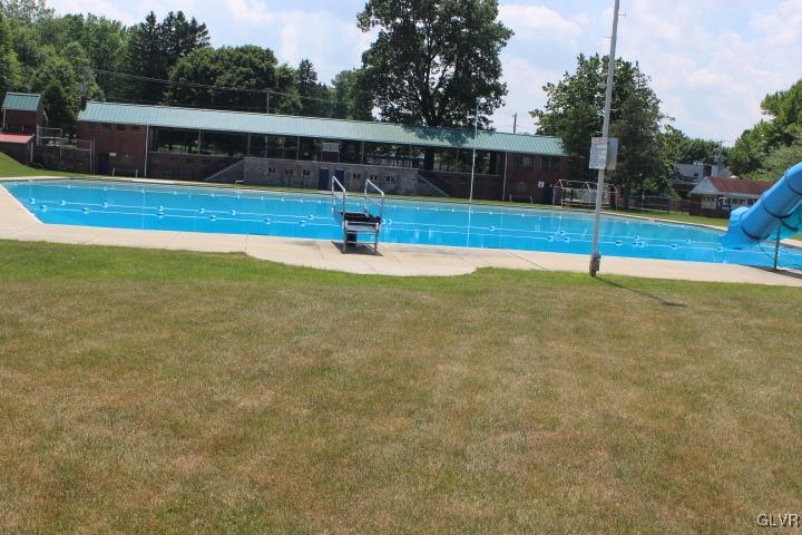 844 Juniper Road Hellertown, PA 18055 - Photo 27 of 28 Gallery Image 27