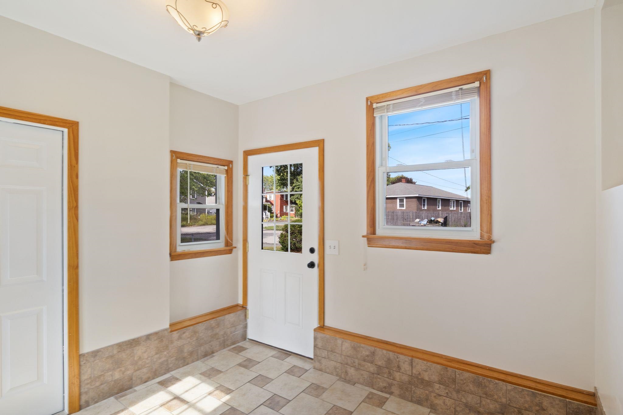 27 Ritter Street Nashua, NH 03060 - Photo 5 of 34 Gallery Image 5