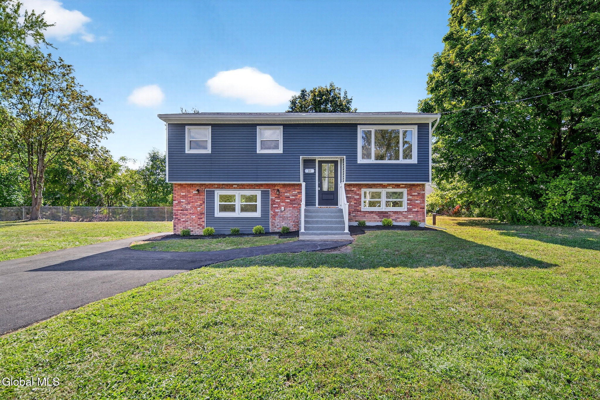 10 Harris Road Halfmoon, NY 12188 - Photo 1 of 27 Exterior 01