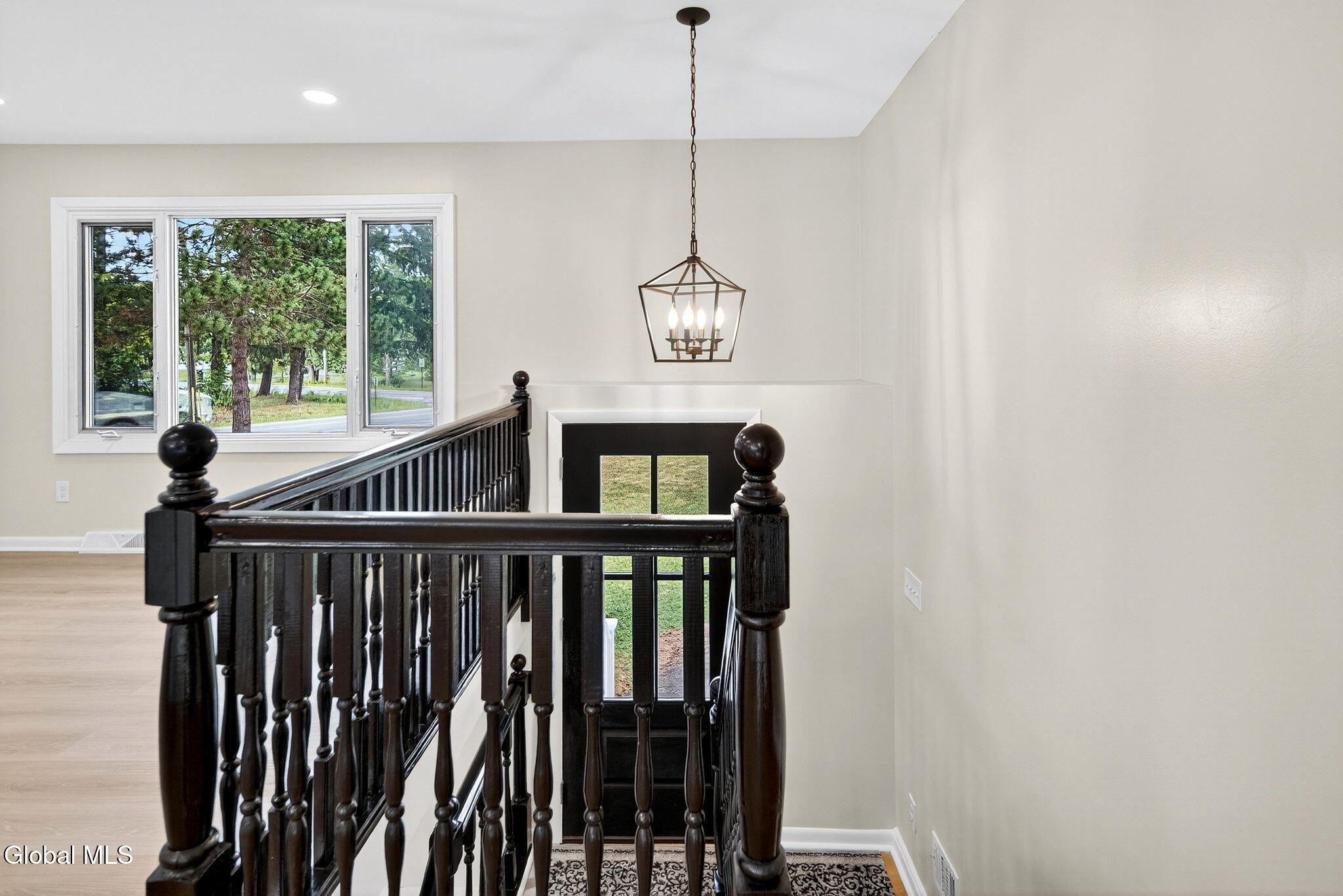 10 Harris Road Halfmoon, NY 12188 - Photo 2 of 27 Interior 01