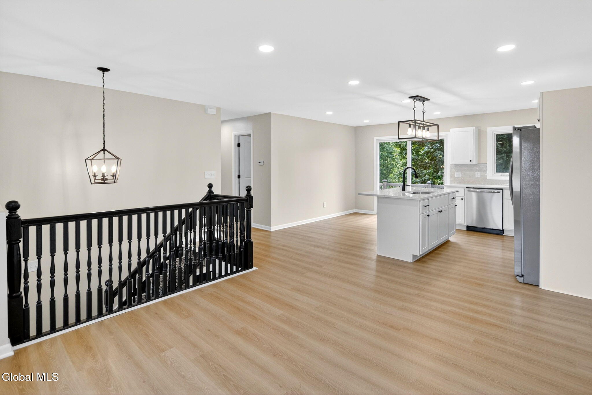 10 Harris Road Halfmoon, NY 12188 - Photo 3 of 27 Interior 03