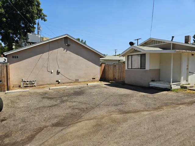 $1,049,000 | 422 West Race Avenue, Visalia, CA 93291