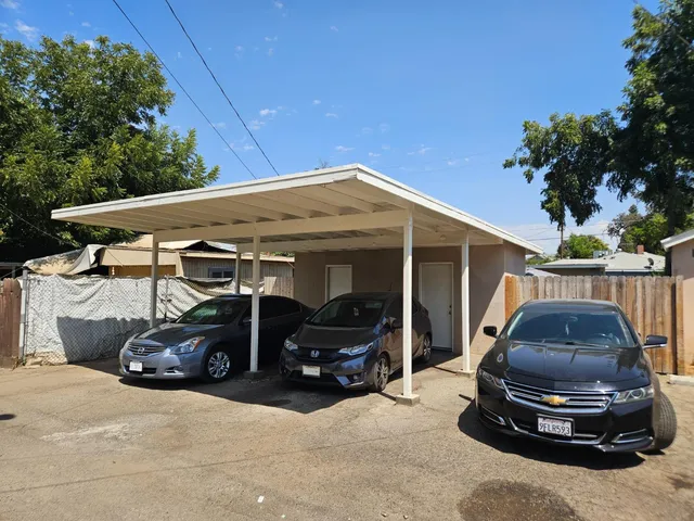 $1,049,000 | 422 West Race Avenue, Visalia, CA 93291