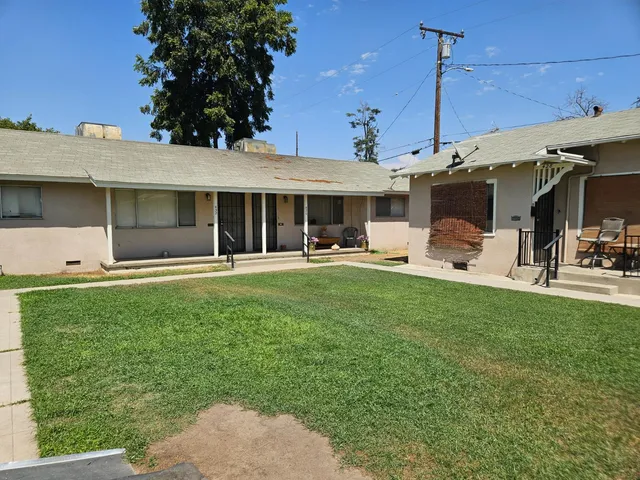 $1,049,000 | 422 West Race Avenue, Visalia, CA 93291