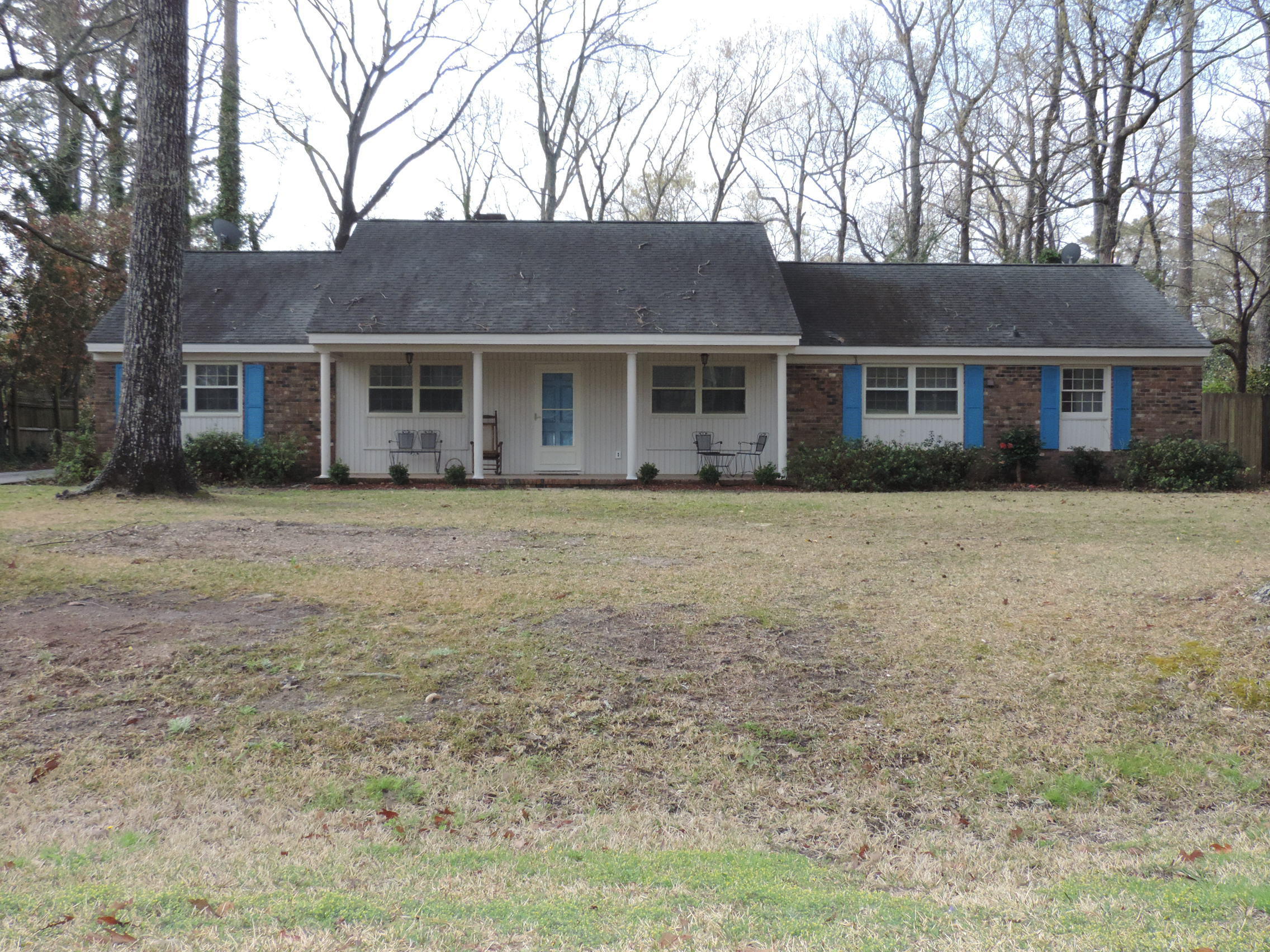 3613 Fox Chase Road New Bern, NC 28562 - Photo 1 of 34 gorgeous open home in Trent Woods