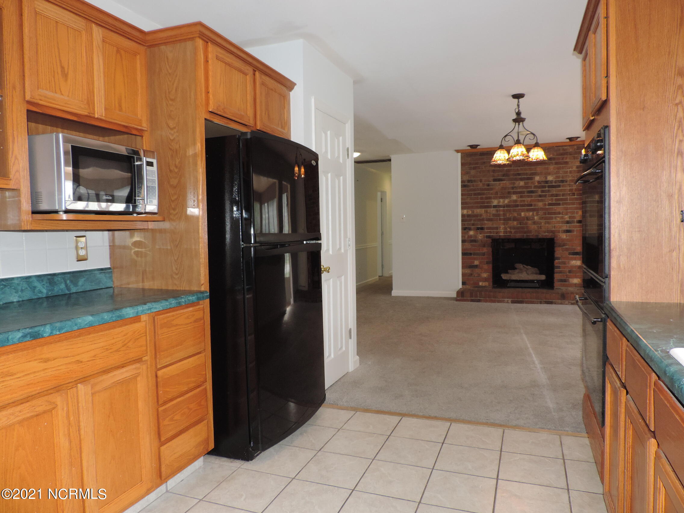 3613 Fox Chase Road New Bern, NC 28562 - Photo 12 of 34 kitchen into dining room