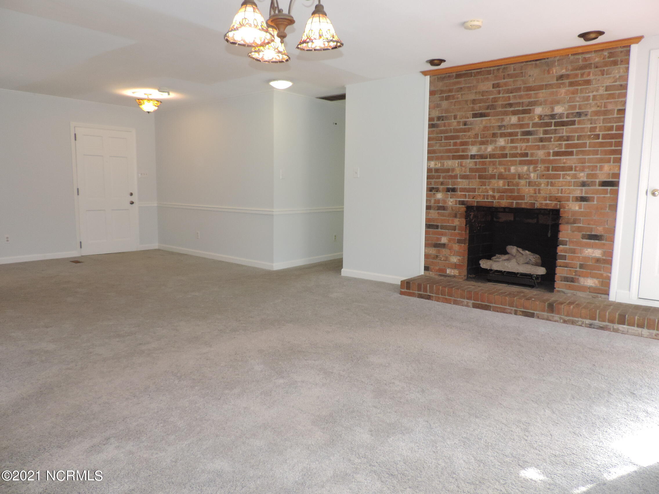 3613 Fox Chase Road New Bern, NC 28562 - Photo 14 of 34 dining room into living room