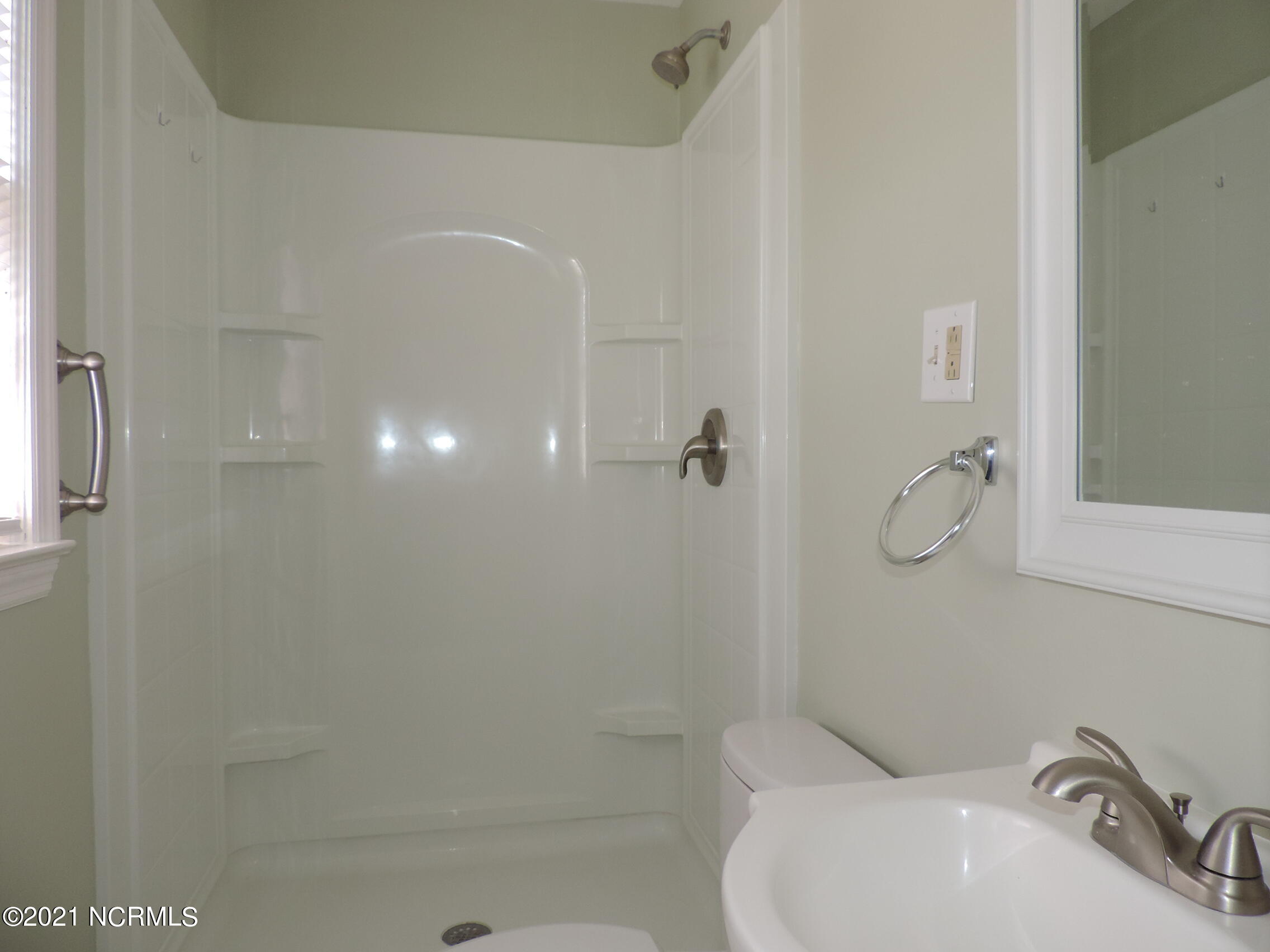 3613 Fox Chase Road New Bern, NC 28562 - Photo 22 of 34 master bathroom