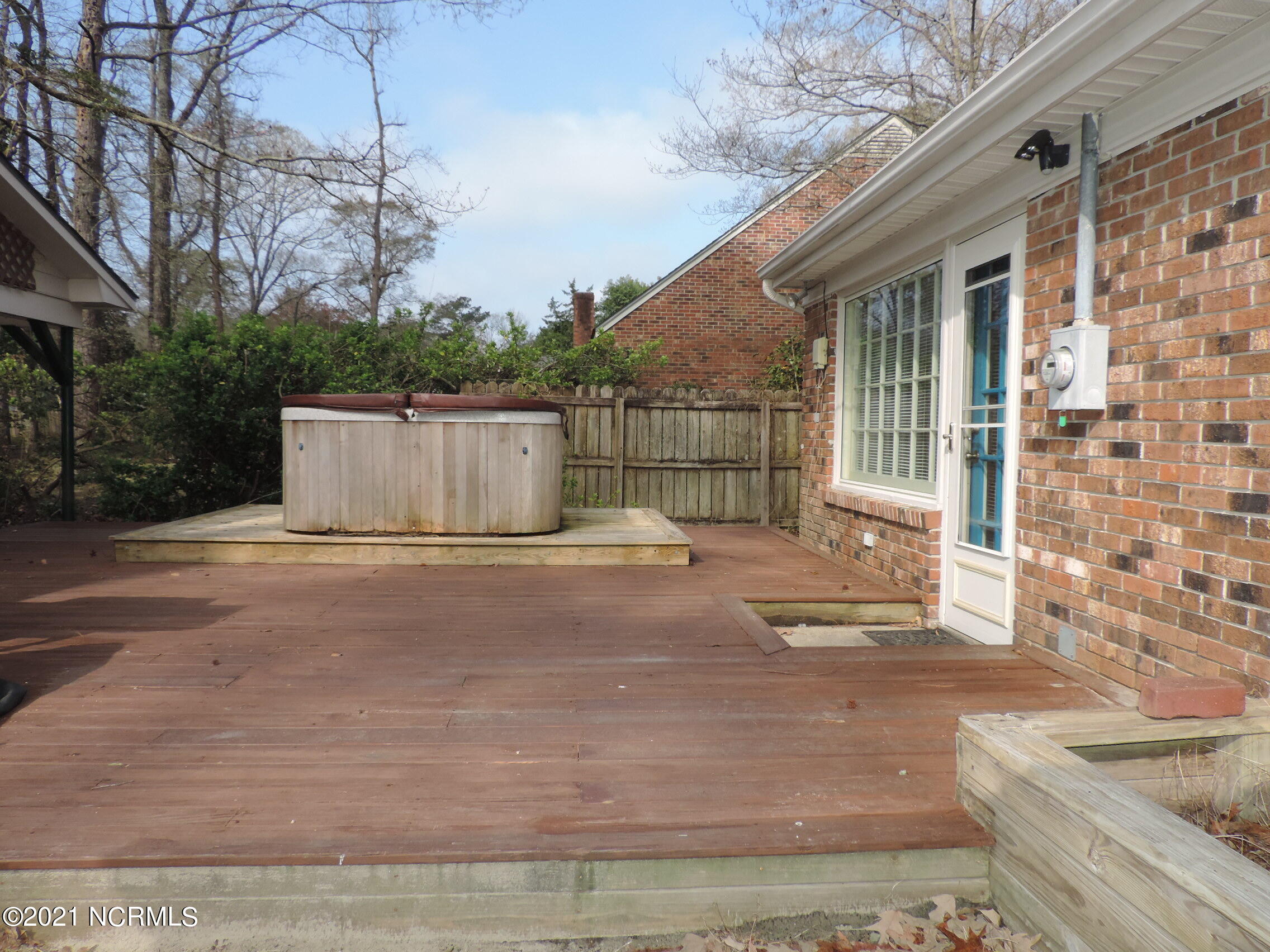 3613 Fox Chase Road New Bern, NC 28562 - Photo 29 of 34 large deck w/hot tub