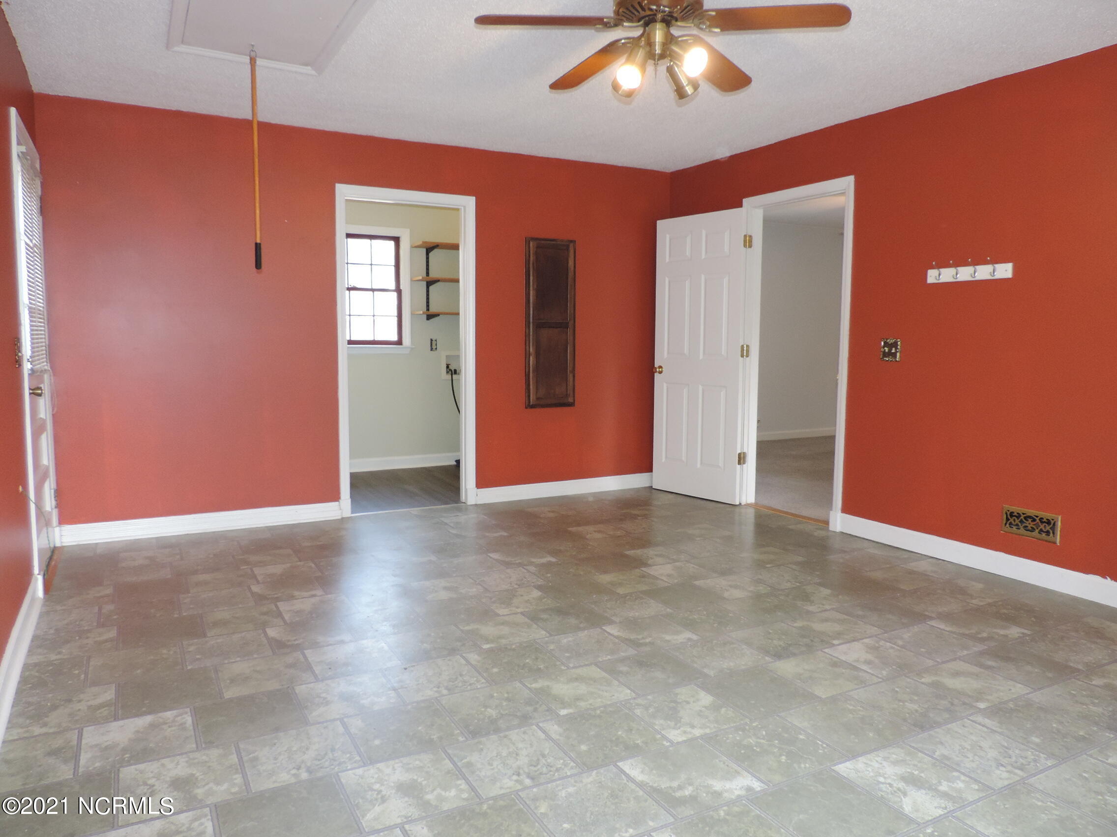 3613 Fox Chase Road New Bern, NC 28562 - Photo 7 of 34 bonus room w/laundry room