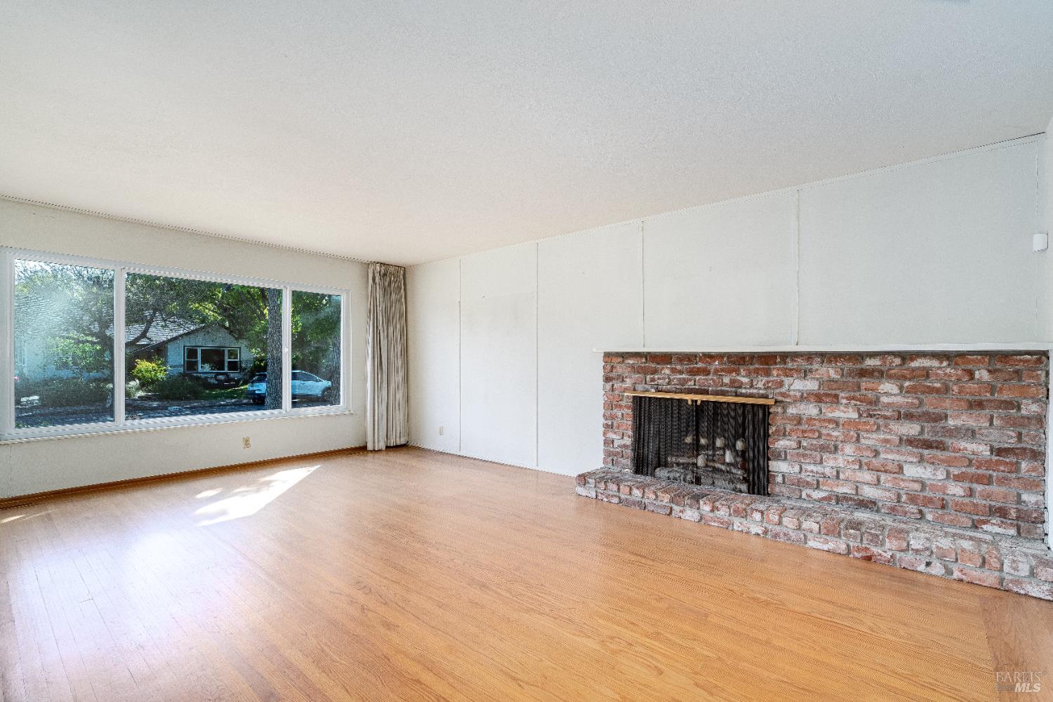 2445 Melbrook Way Santa Rosa, CA 95405 - Photo 4 of 34