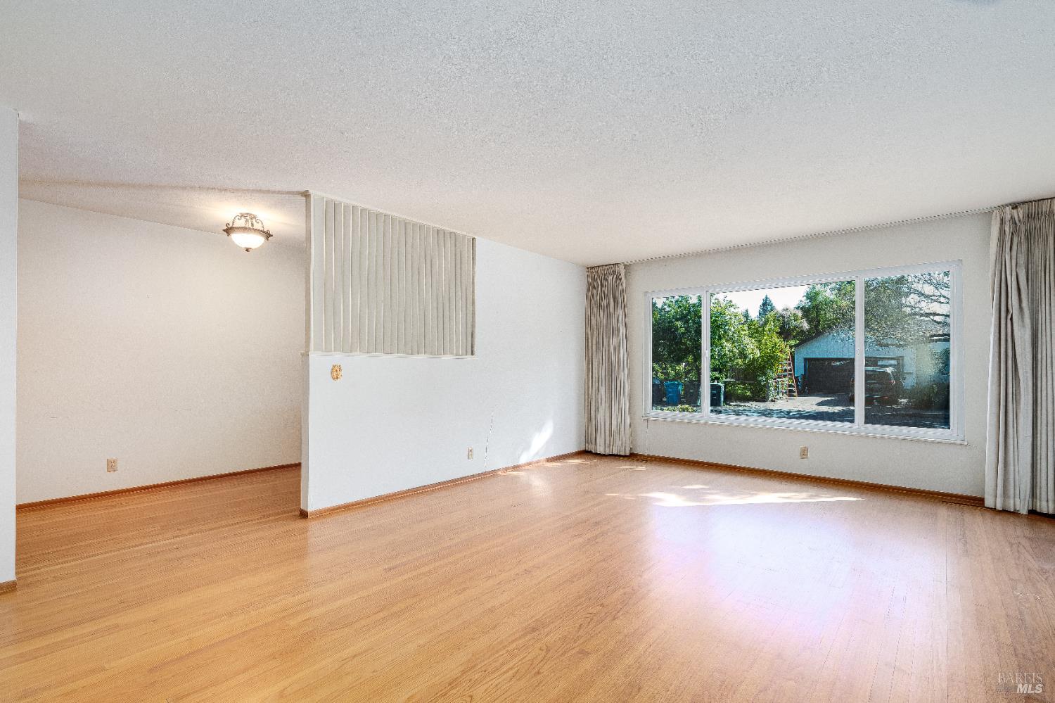 2445 Melbrook Way Santa Rosa, CA 95405 - Photo 5 of 34