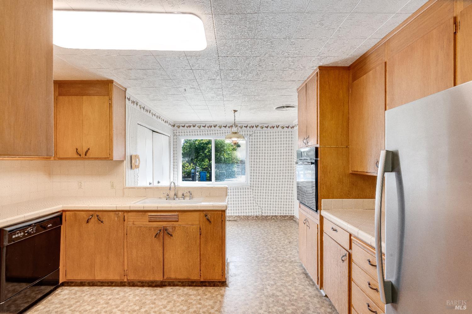 2445 Melbrook Way Santa Rosa, CA 95405 - Photo 6 of 34