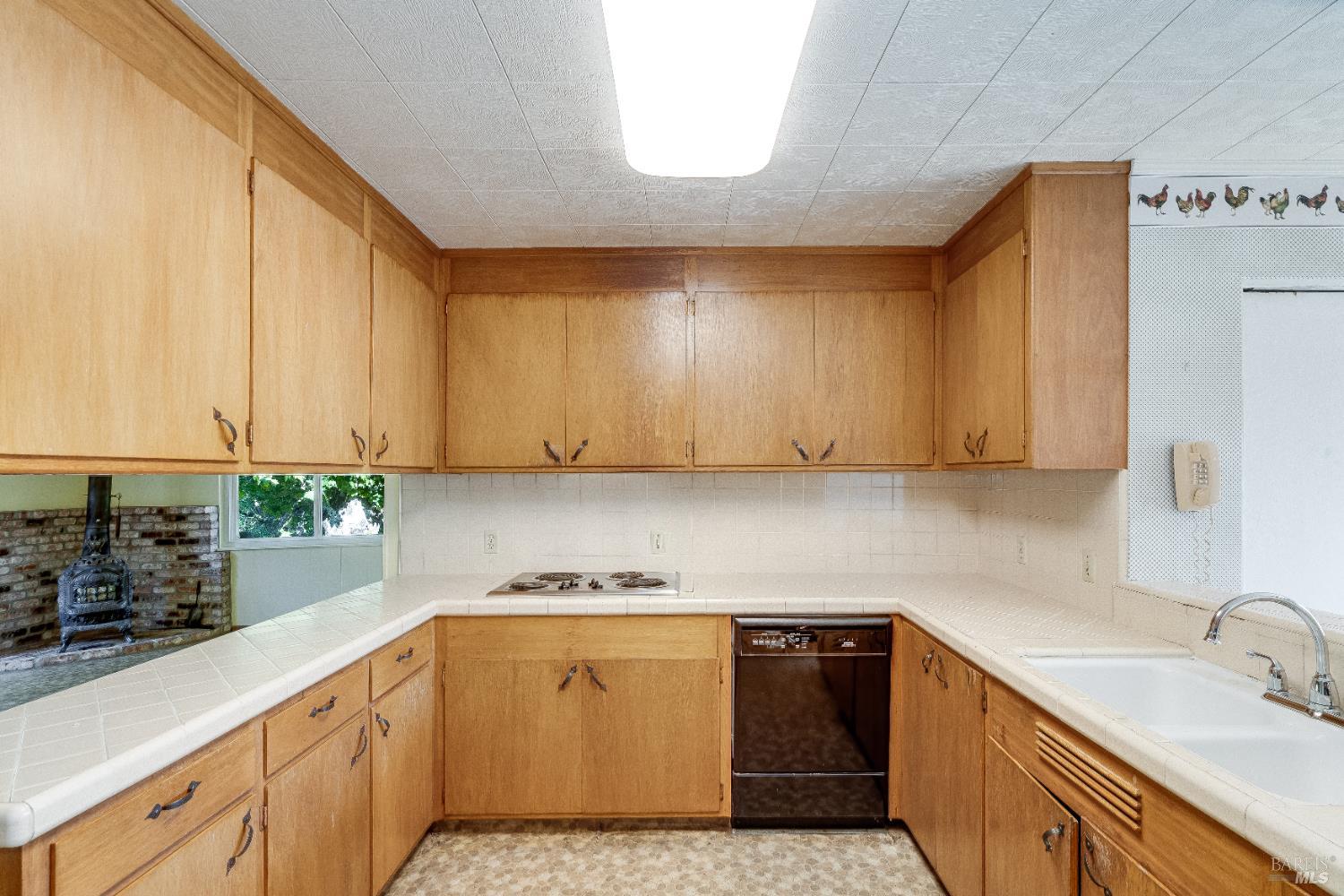 2445 Melbrook Way Santa Rosa, CA 95405 - Photo 7 of 34