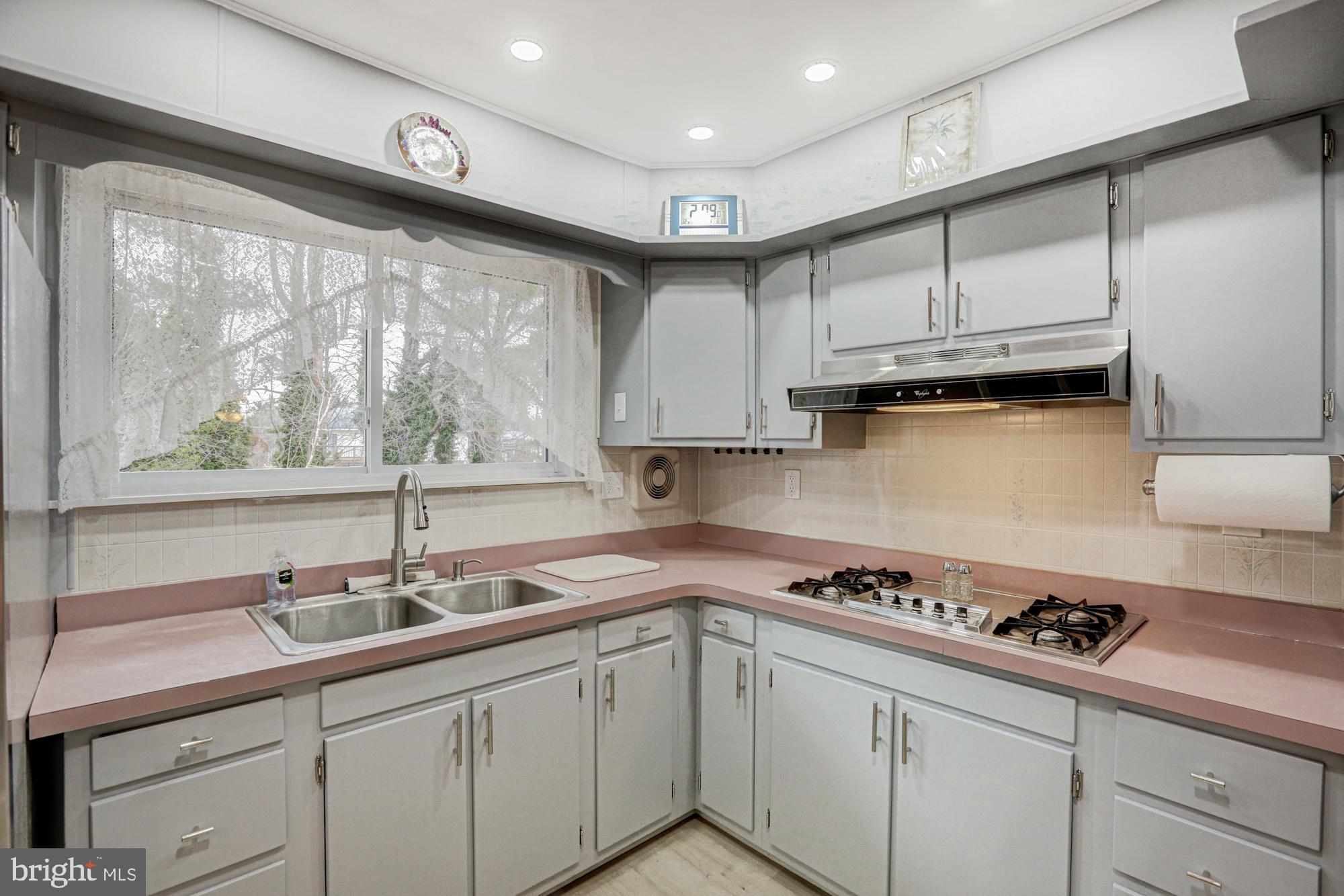 4 Old Forge Road Pennsville, NJ 08070 - Photo 11 of 61 Kitchen