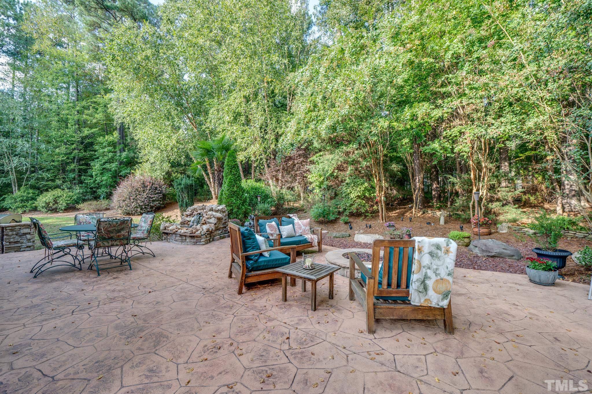 8221 Whispering Glen Lane Raleigh, NC 27614 - Photo 3 of 9