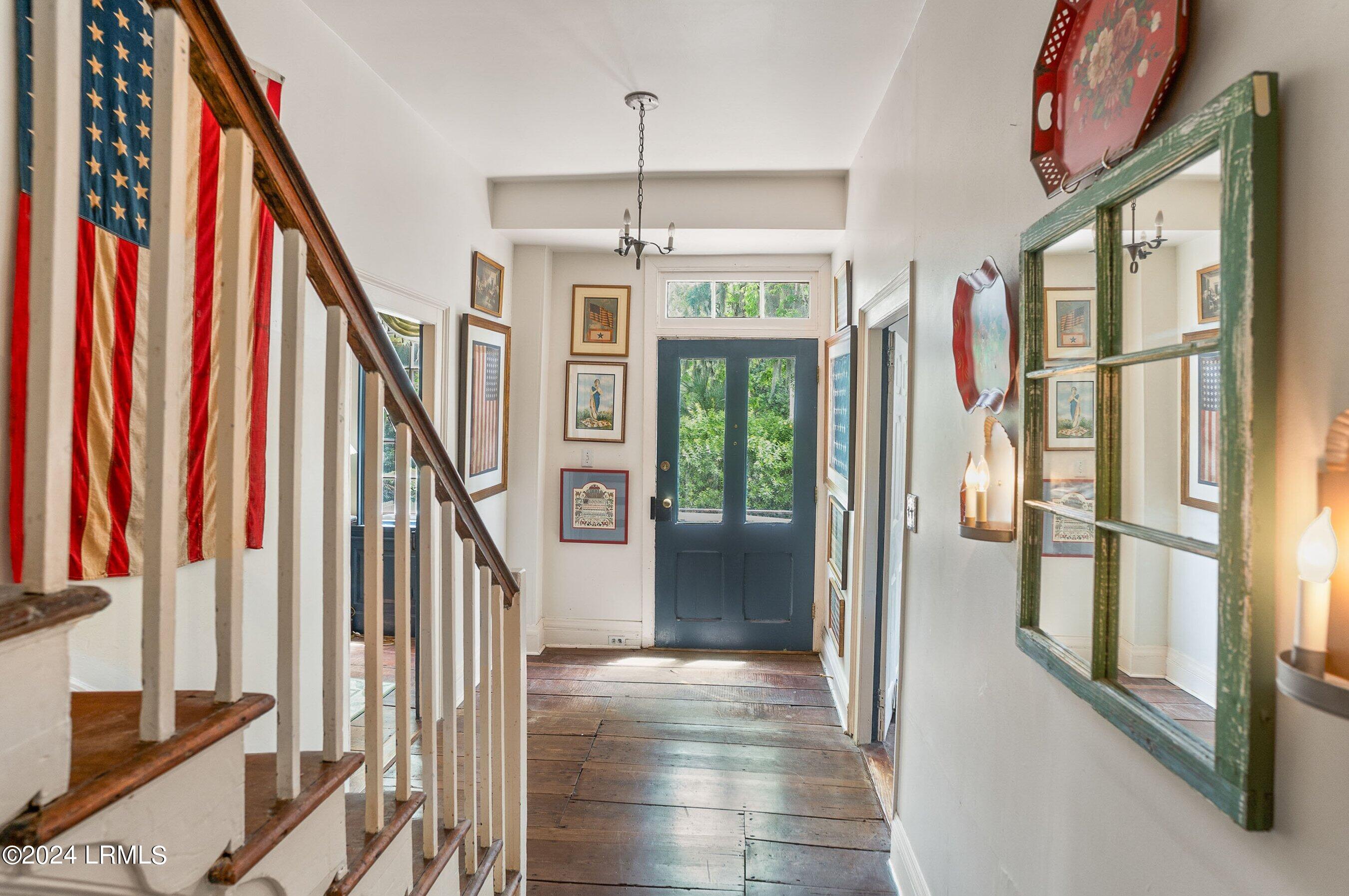 414 New Street Beaufort, SC 29902 - Photo 15 of 27 Foyer