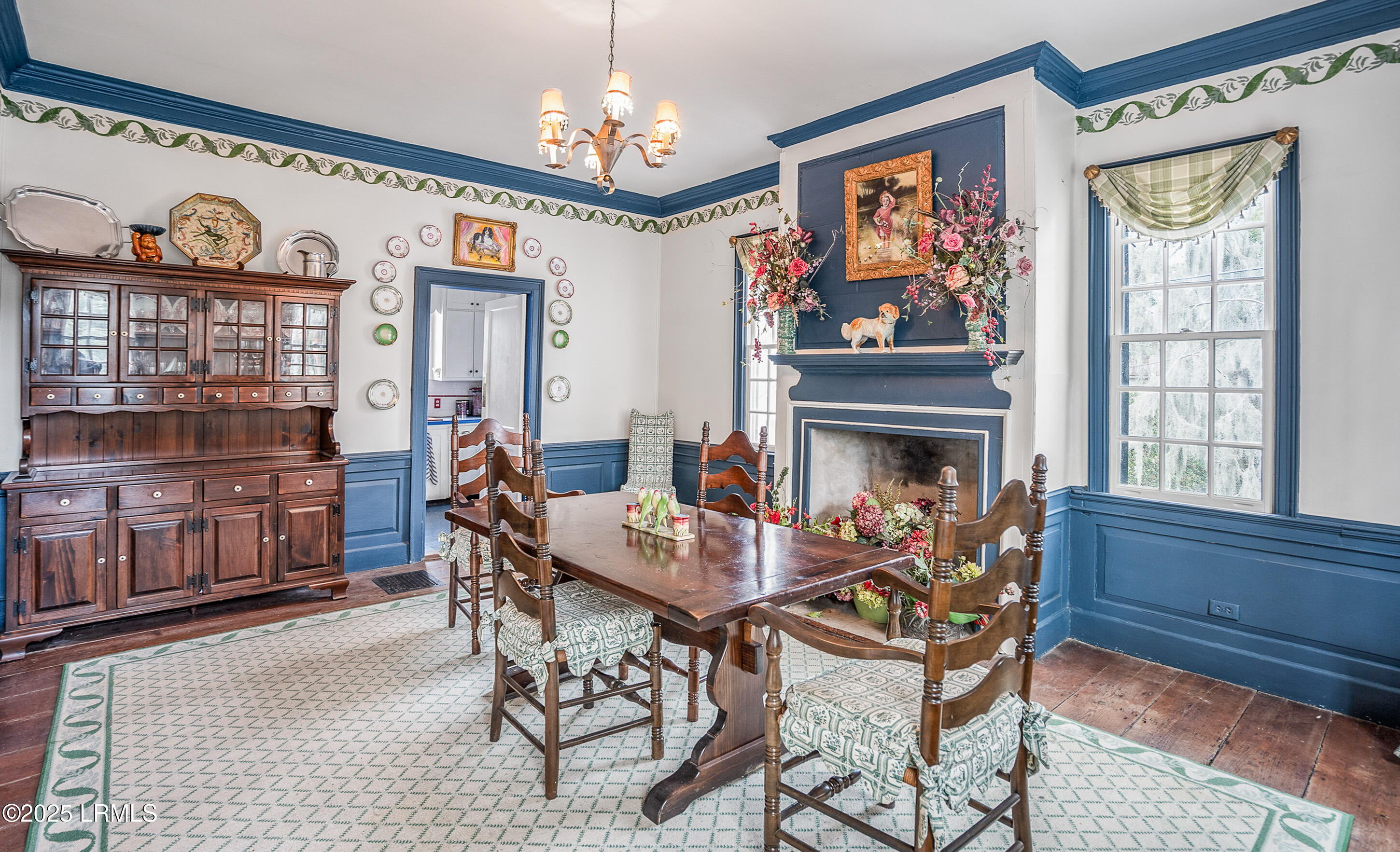 414 New Street Beaufort, SC 29902 - Photo 17 of 27 Dining Room