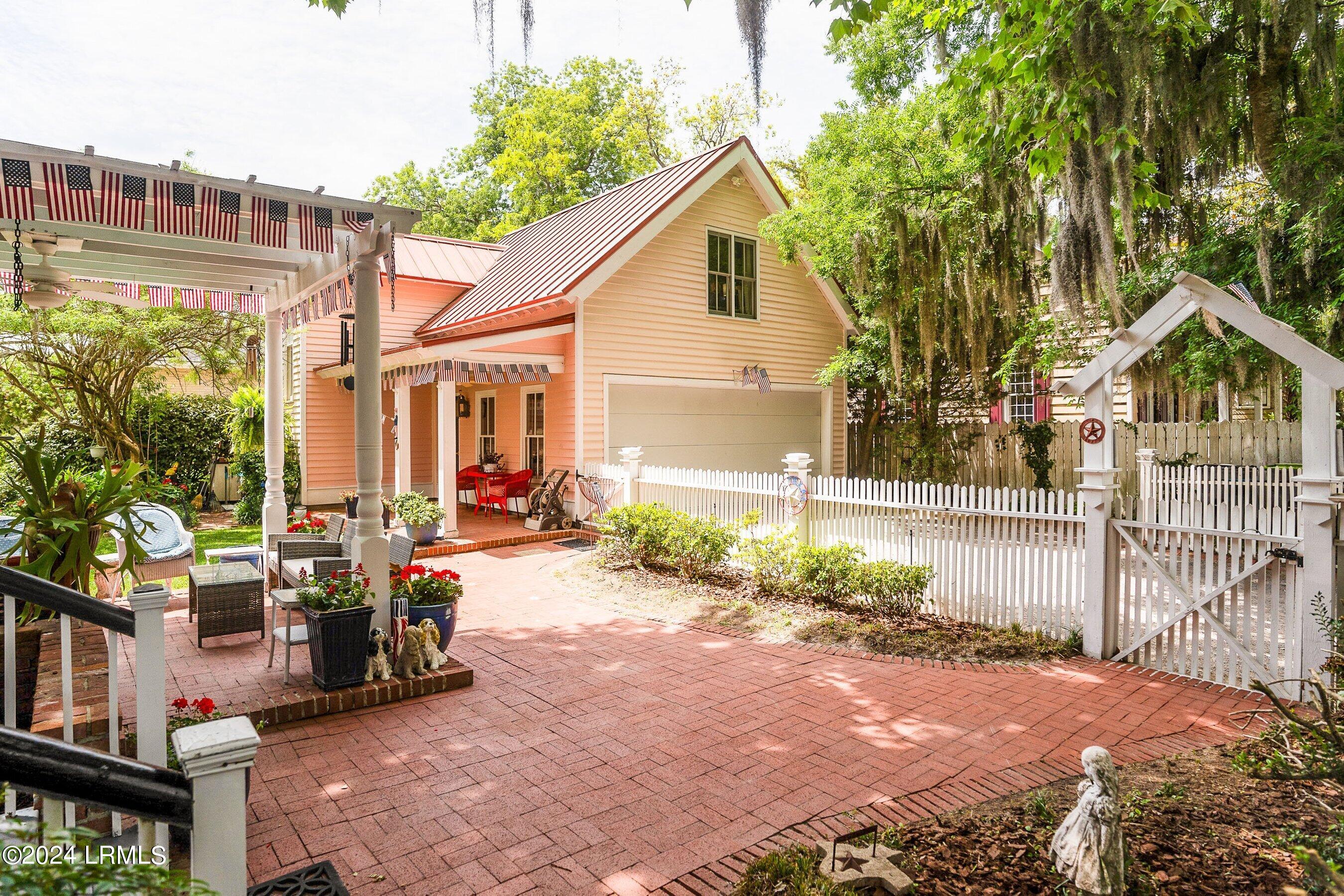 414 New Street Beaufort, SC 29902 - Photo 10 of 27 Patio