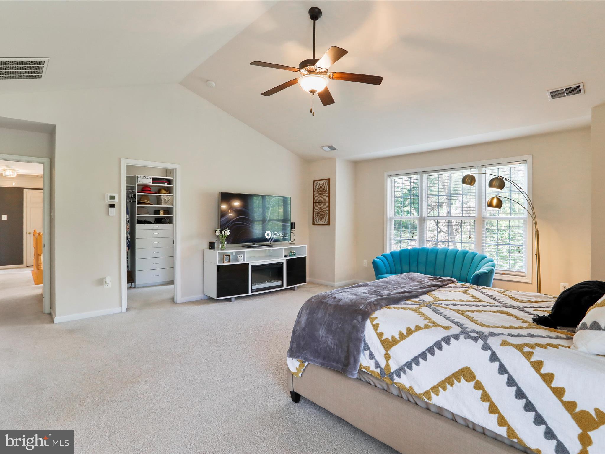 306 Landis Road Hagerstown, MD 21740 - Photo 26 of 53 Spacious, cathedral ceiling