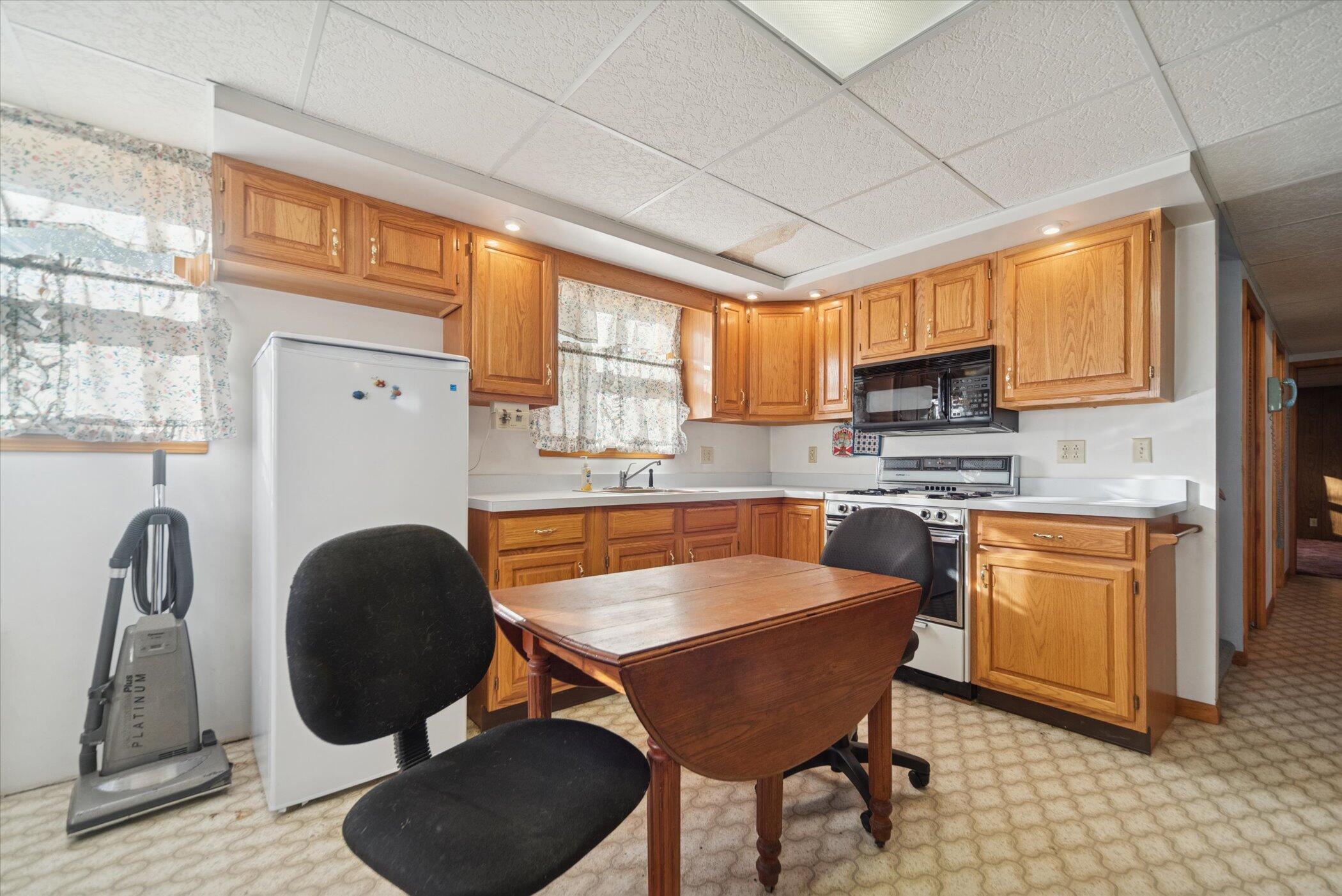 1140 Covert Road Leslie, MI 49251 - Photo 24 of 65 24-1140-Covert-Rd-WindowStill