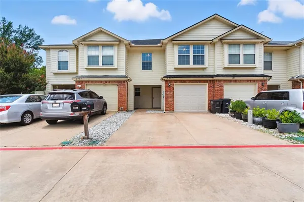 $2,500 | 3905 Vista Mar Drive, Fort Worth, TX 76040