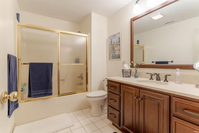 $664,900 | 8200 Clearview Drive, Newburgh, IN 47630