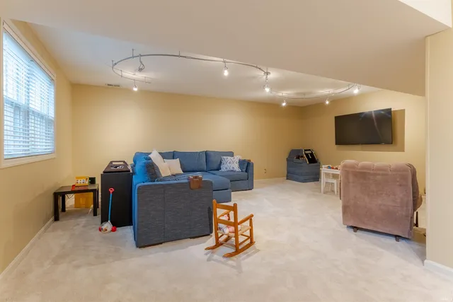 $664,900 | 8200 Clearview Drive, Newburgh, IN 47630