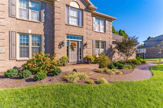 $664,900 | 8200 Clearview Drive, Newburgh, IN 47630