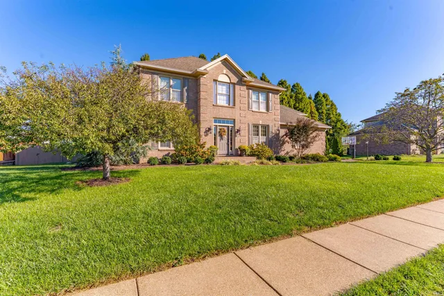 $664,900 | 8200 Clearview Drive, Newburgh, IN 47630