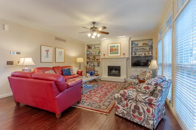 $664,900 | 8200 Clearview Drive, Newburgh, IN 47630