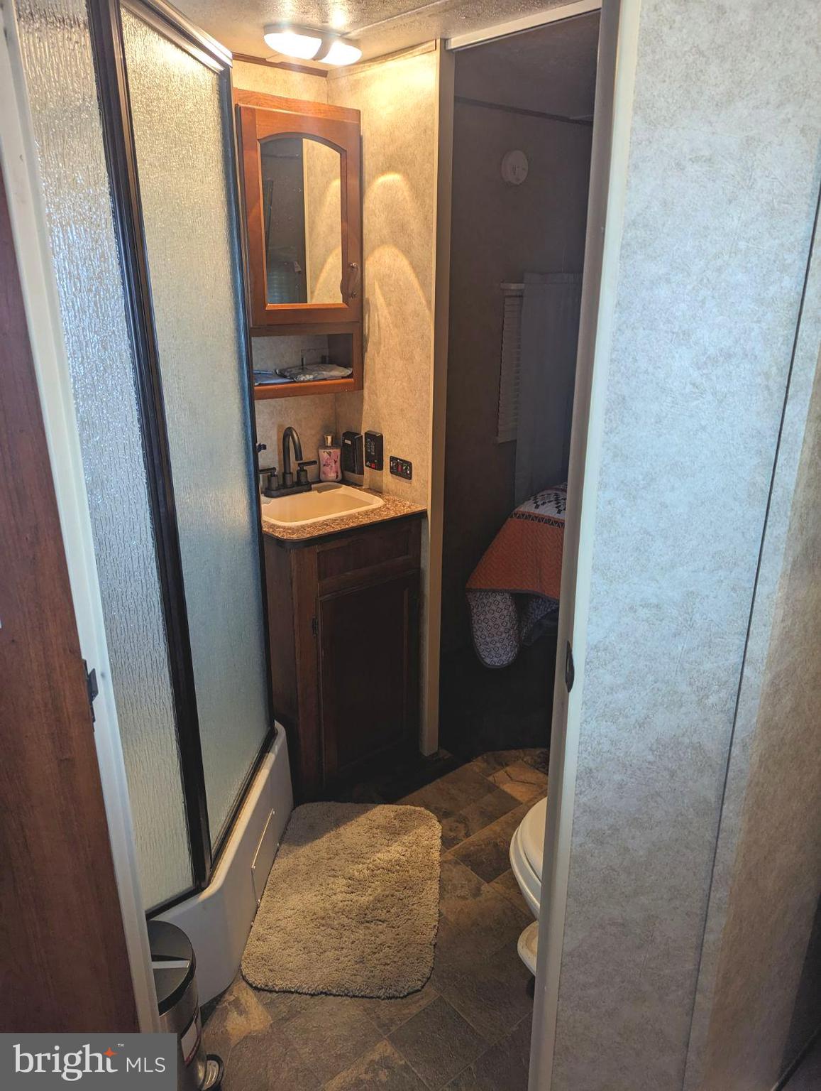 16 Poison Oak Falling Waters, WV 25419 - Photo 10 of 29 Bathroom