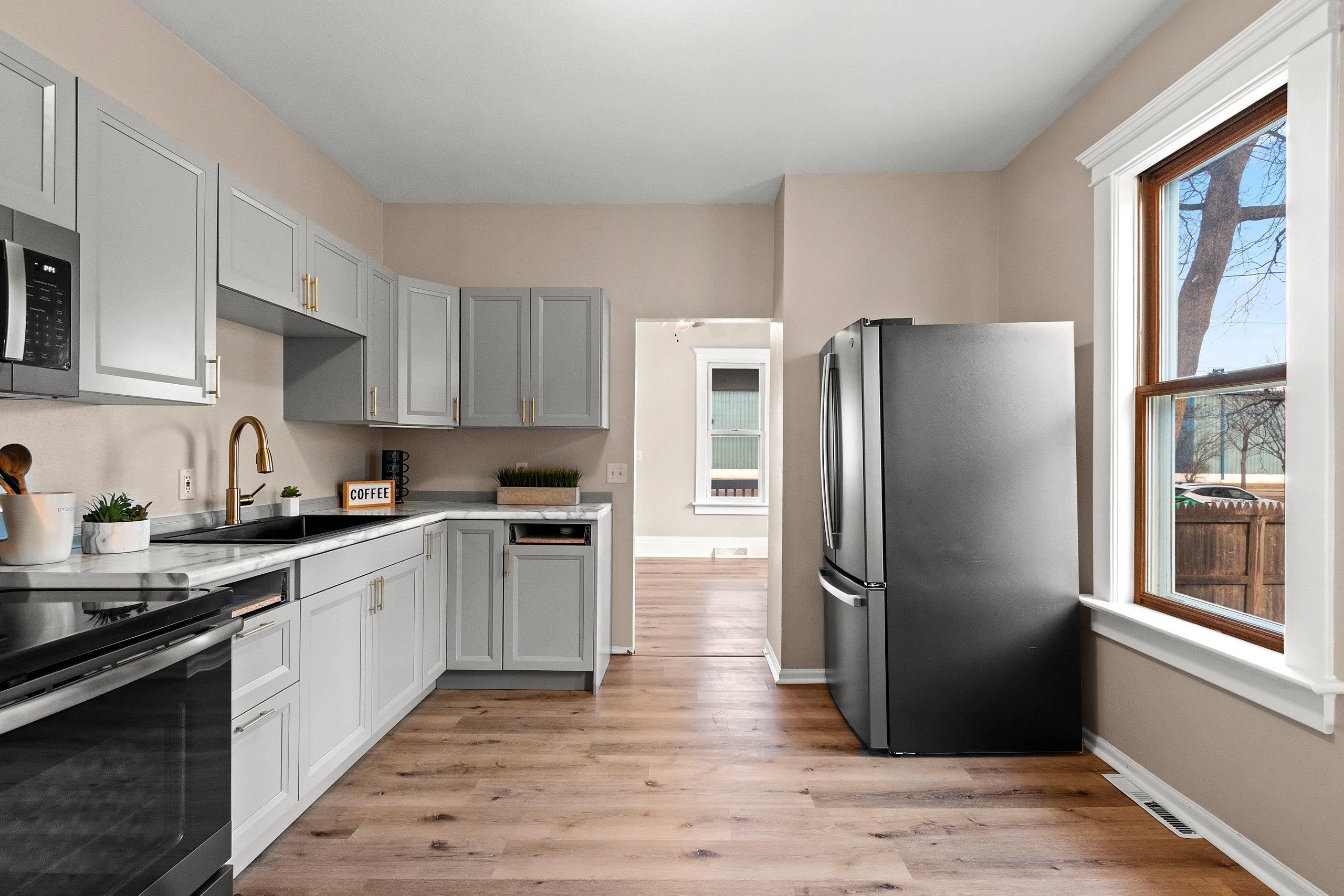 1127 West College Avenue Appleton, WI 54914 - Photo 13 of 44